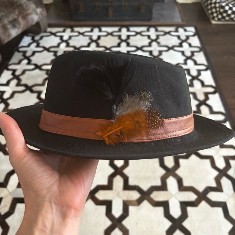 🤎🖤🤎Black Fedora Hat with Brown Band and Feather Accent
